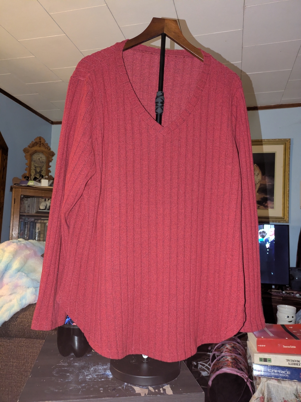 Women’s Ribbed V-Neck Sweater - Rose Size XXXL